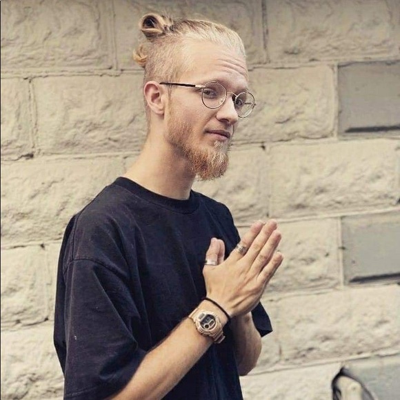 Meet your Posher, Stevie - Picture 1 of 1